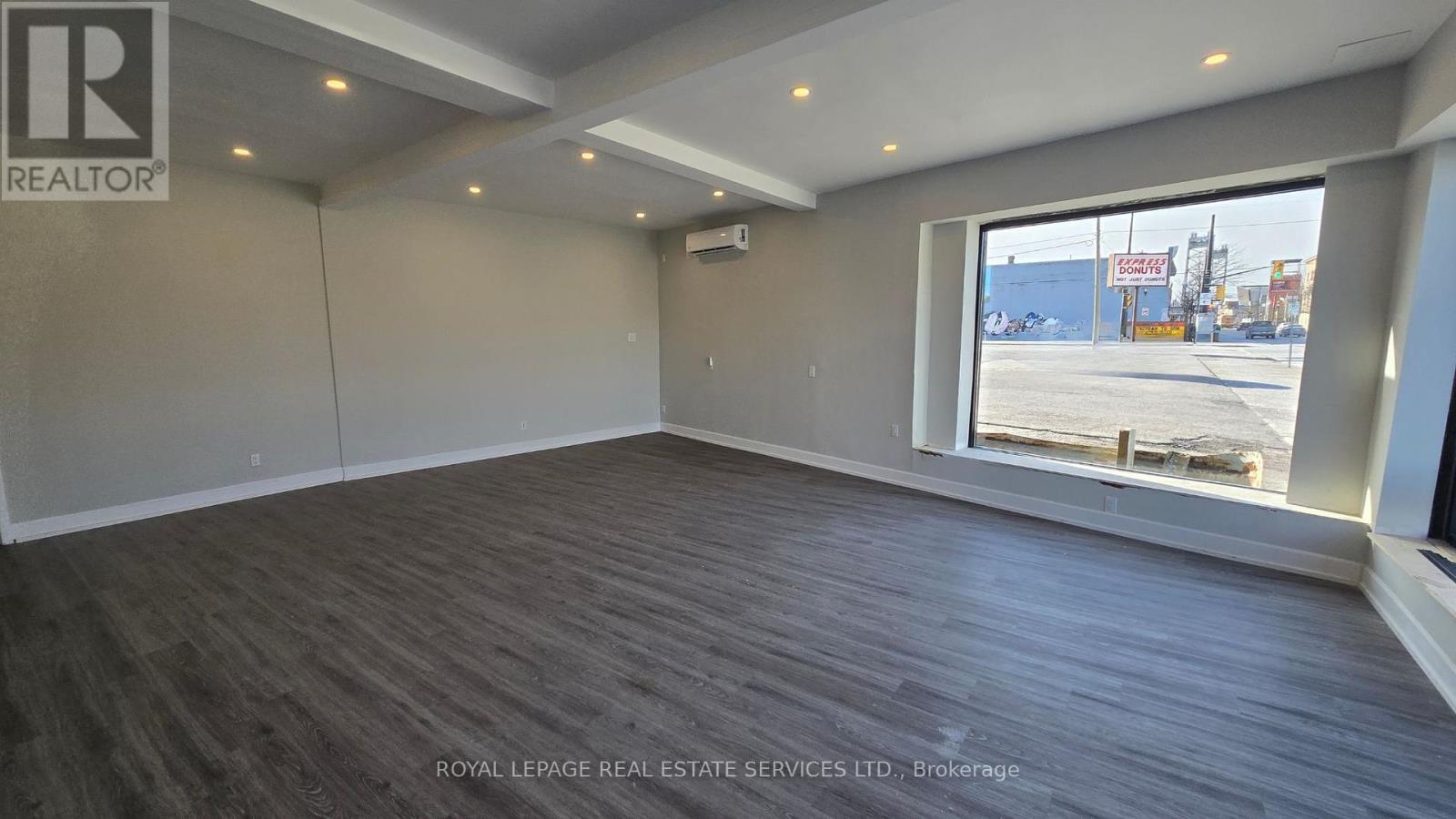 












B - 169 EAST MAIN STREET

,
Welland,




Ontario
L3B3W7

