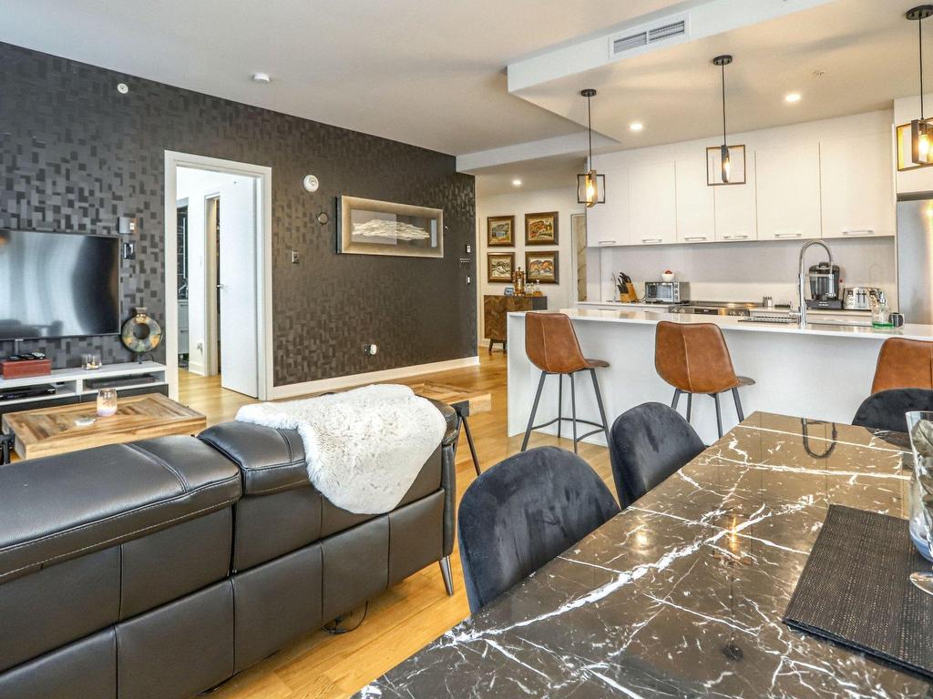 









3647


Av. Jean-Béraud

, 1407,
Laval (Chomedey),




QC
H7T0N4

