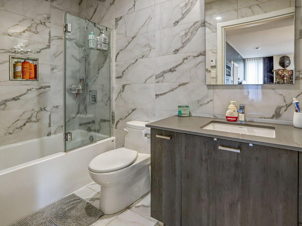 









3647


Av. Jean-Béraud

, 1407,
Laval (Chomedey),




QC
H7T0N4

