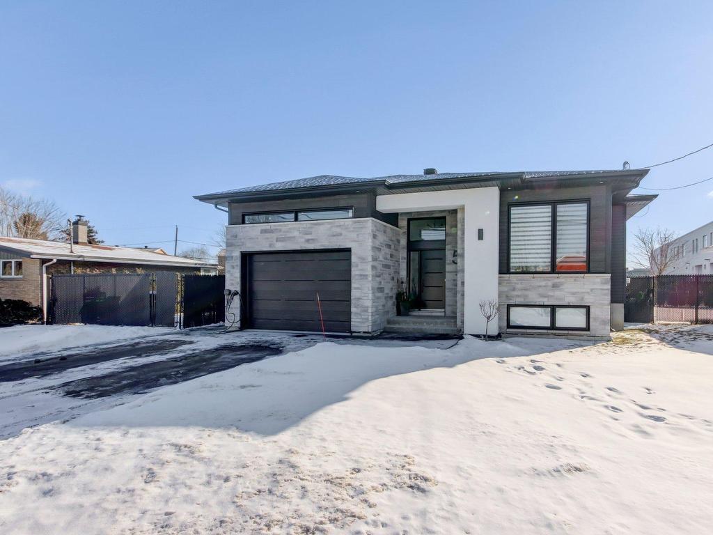 









5


Rue des Lilas

,
Saint-Jean-sur-Richelieu,




QC
J2W1C4

