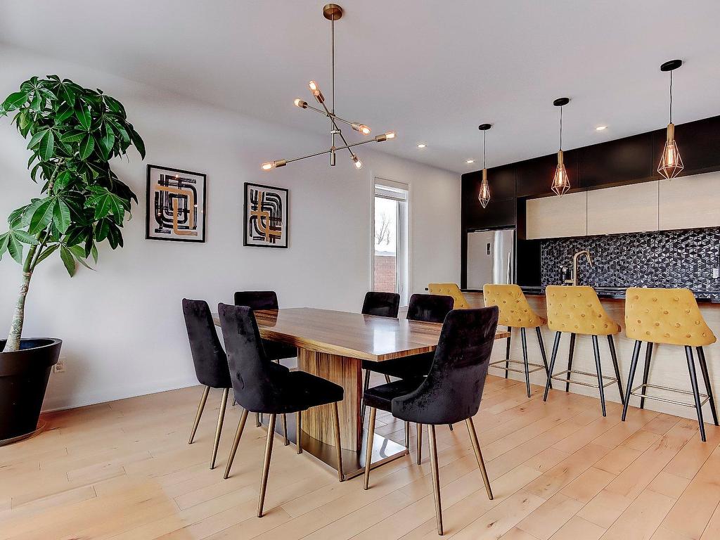 









5


Rue des Lilas

,
Saint-Jean-sur-Richelieu,




QC
J2W1C4

