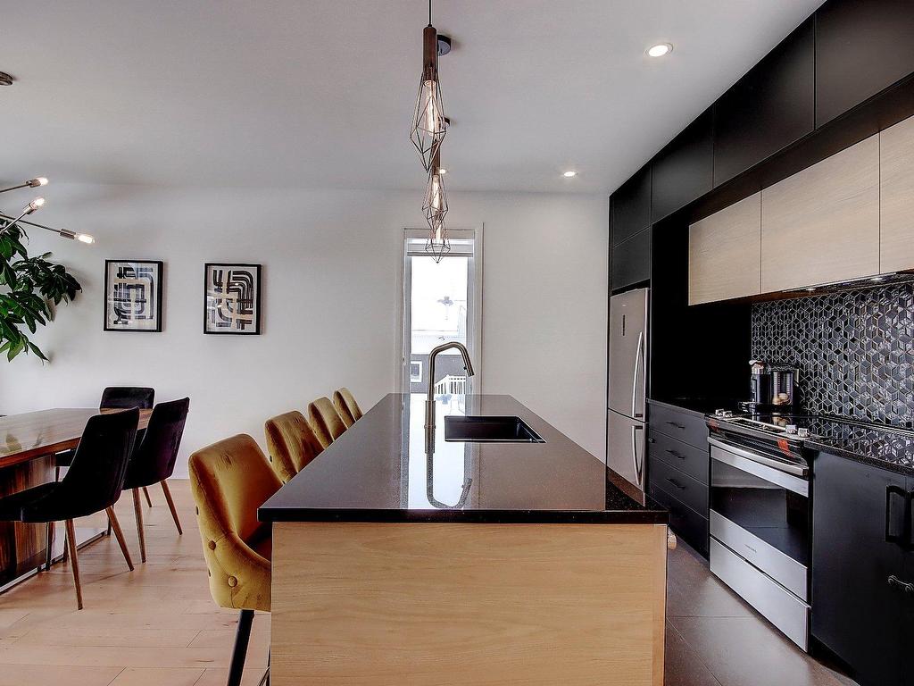 









5


Rue des Lilas

,
Saint-Jean-sur-Richelieu,




QC
J2W1C4

