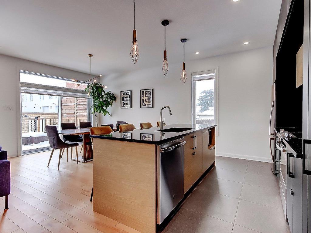 









5


Rue des Lilas

,
Saint-Jean-sur-Richelieu,




QC
J2W1C4

