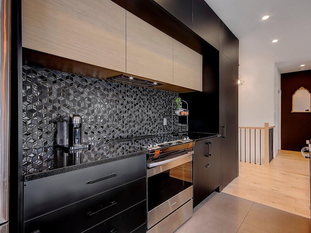 









5


Rue des Lilas

,
Saint-Jean-sur-Richelieu,




QC
J2W1C4

