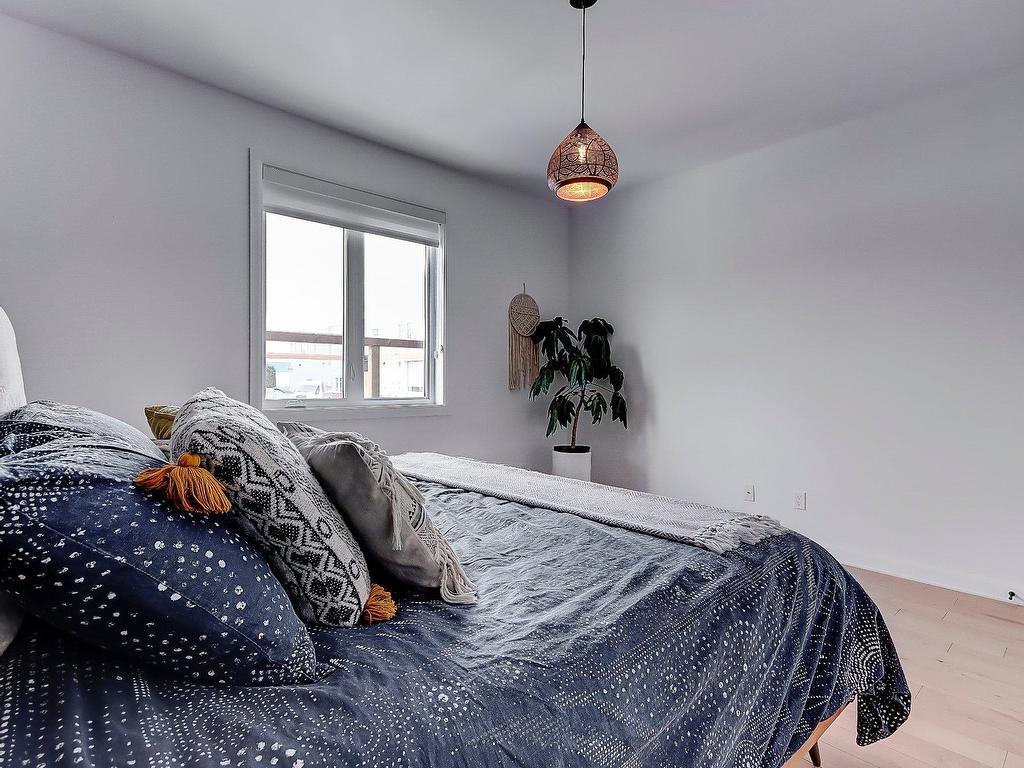 









5


Rue des Lilas

,
Saint-Jean-sur-Richelieu,




QC
J2W1C4


