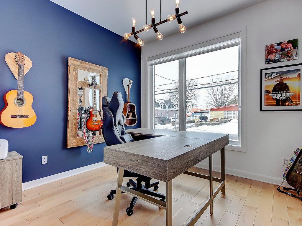 









5


Rue des Lilas

,
Saint-Jean-sur-Richelieu,




QC
J2W1C4

