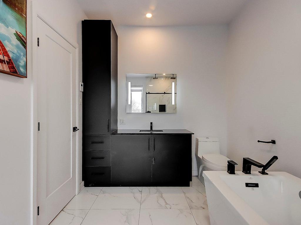 









5


Rue des Lilas

,
Saint-Jean-sur-Richelieu,




QC
J2W1C4

