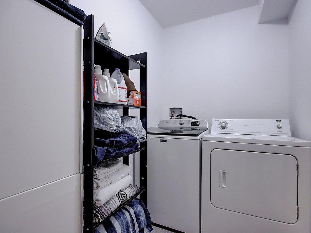 









5


Rue des Lilas

,
Saint-Jean-sur-Richelieu,




QC
J2W1C4

