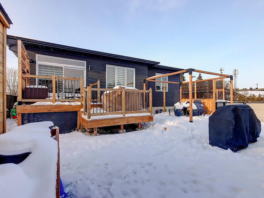 









5


Rue des Lilas

,
Saint-Jean-sur-Richelieu,




QC
J2W1C4

