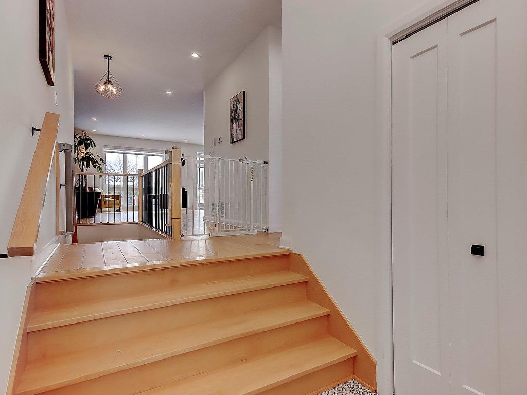 









5


Rue des Lilas

,
Saint-Jean-sur-Richelieu,




QC
J2W1C4

