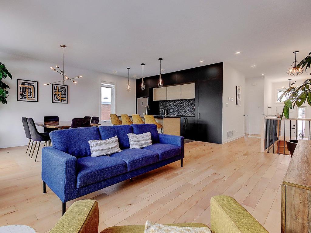 









5


Rue des Lilas

,
Saint-Jean-sur-Richelieu,




QC
J2W1C4

