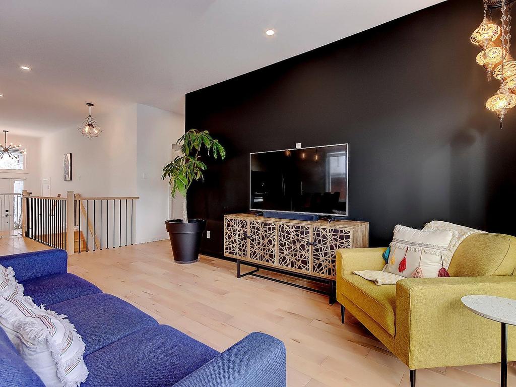 









5


Rue des Lilas

,
Saint-Jean-sur-Richelieu,




QC
J2W1C4

