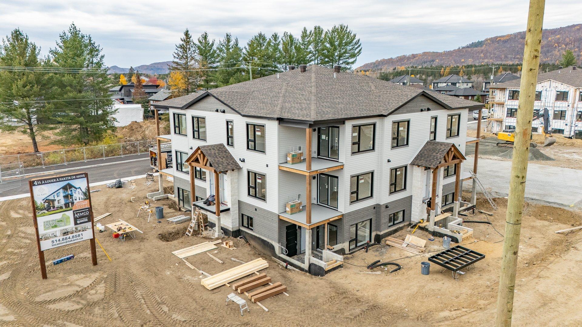









590


Rue du Ruisseau

, 201,
Mont-Tremblant,




QC
J8E0S6

