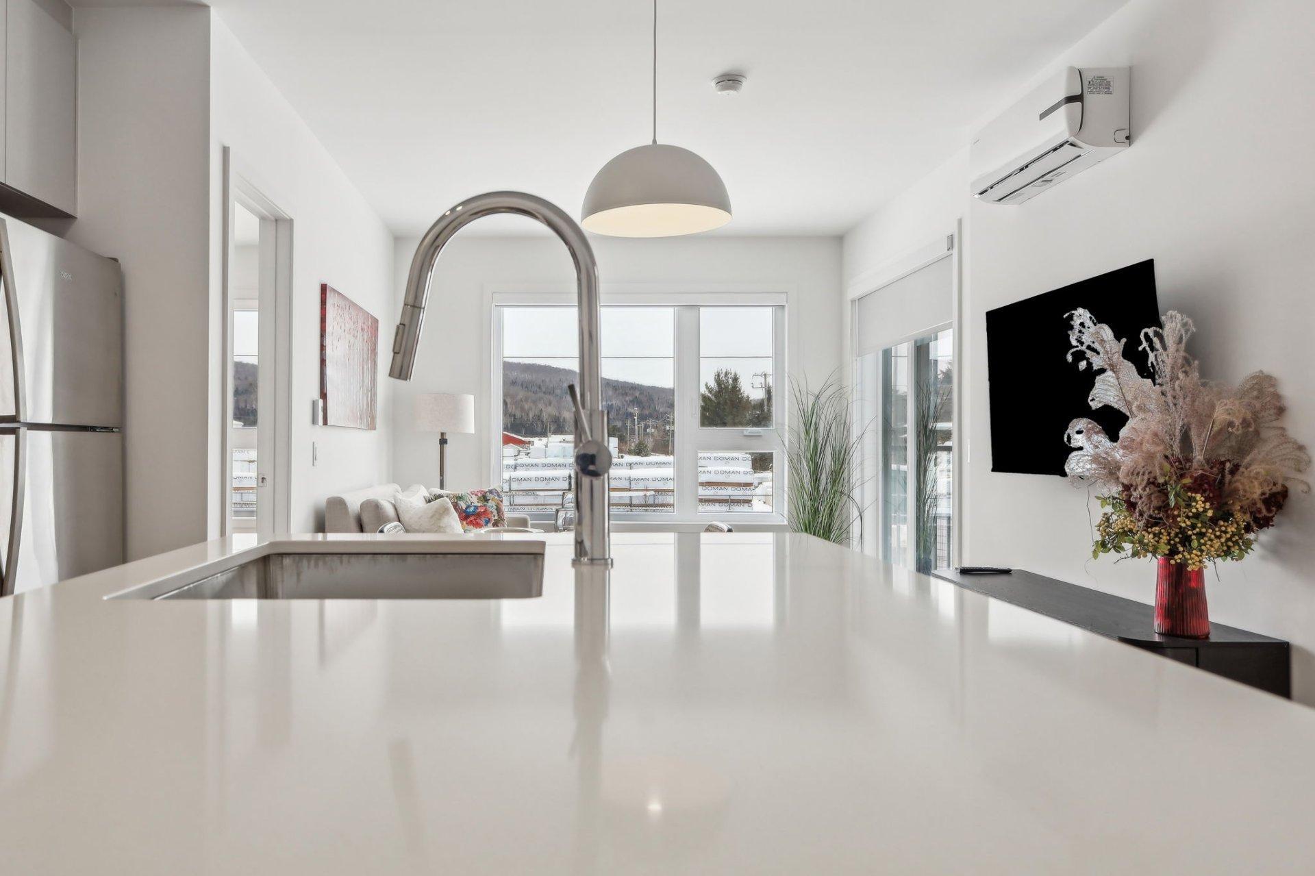









590


Rue du Ruisseau

, 201,
Mont-Tremblant,




QC
J8E0S6

