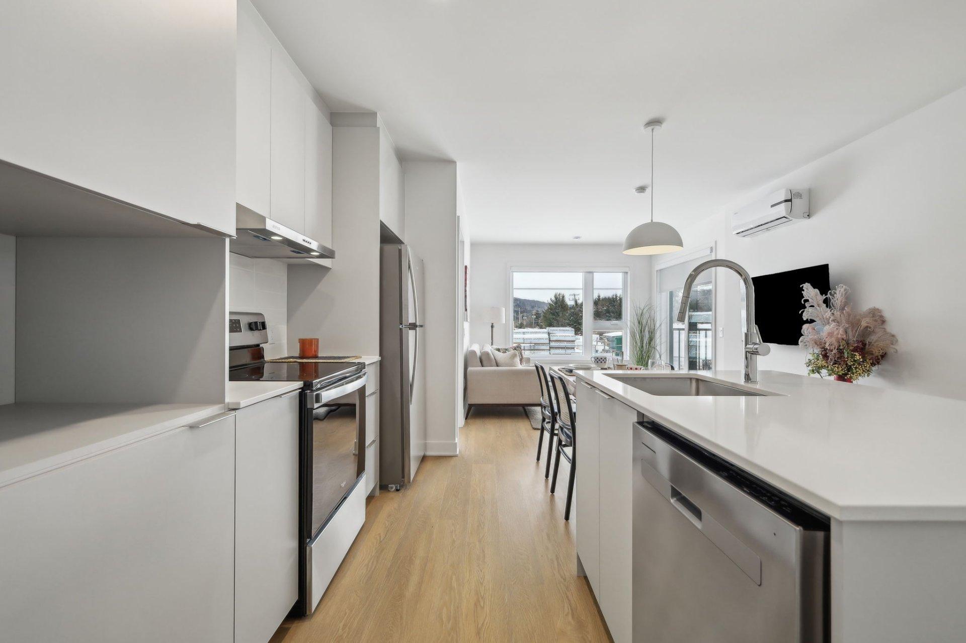 









590


Rue du Ruisseau

, 201,
Mont-Tremblant,




QC
J8E0S6

