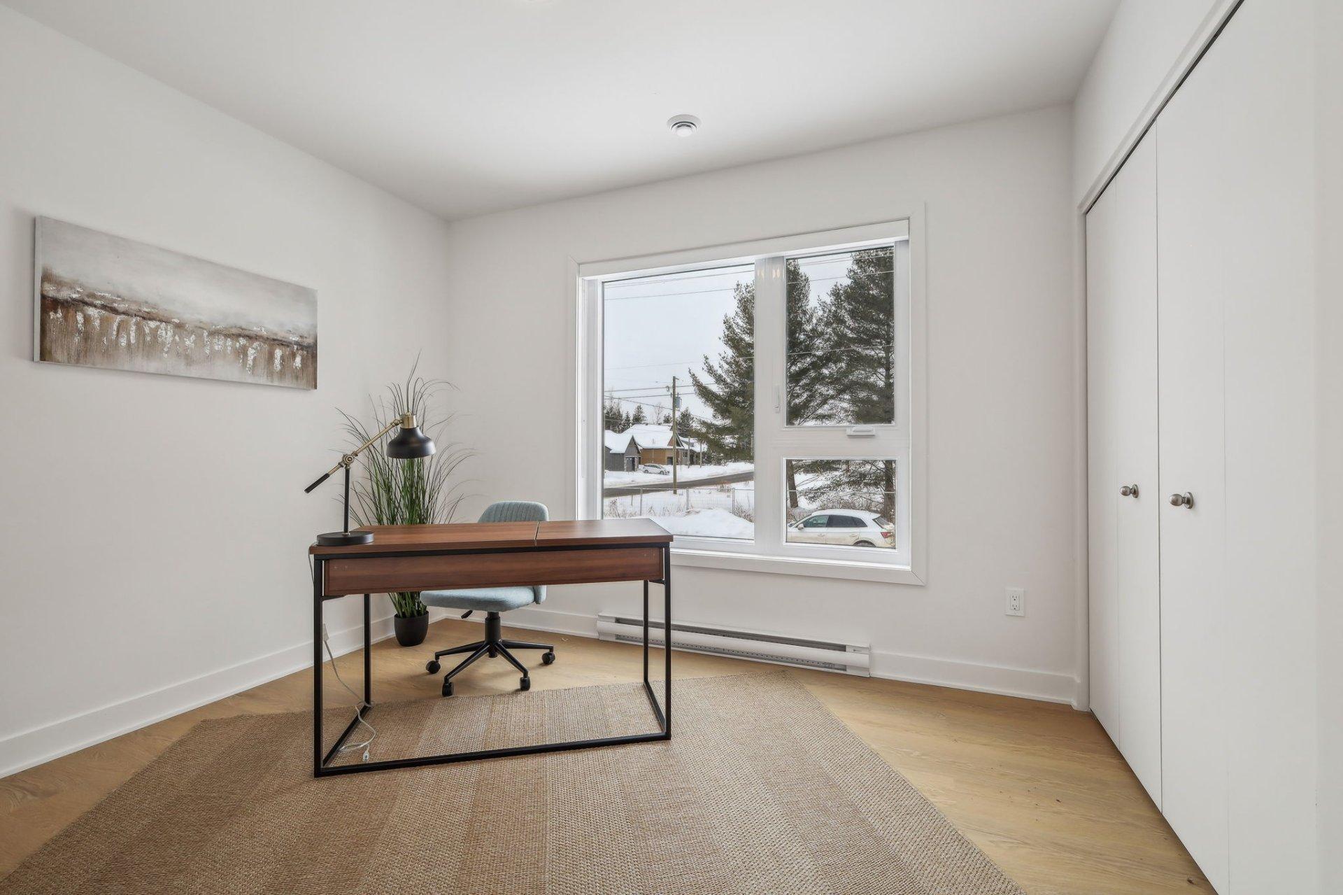 









590


Rue du Ruisseau

, 201,
Mont-Tremblant,




QC
J8E0S6

