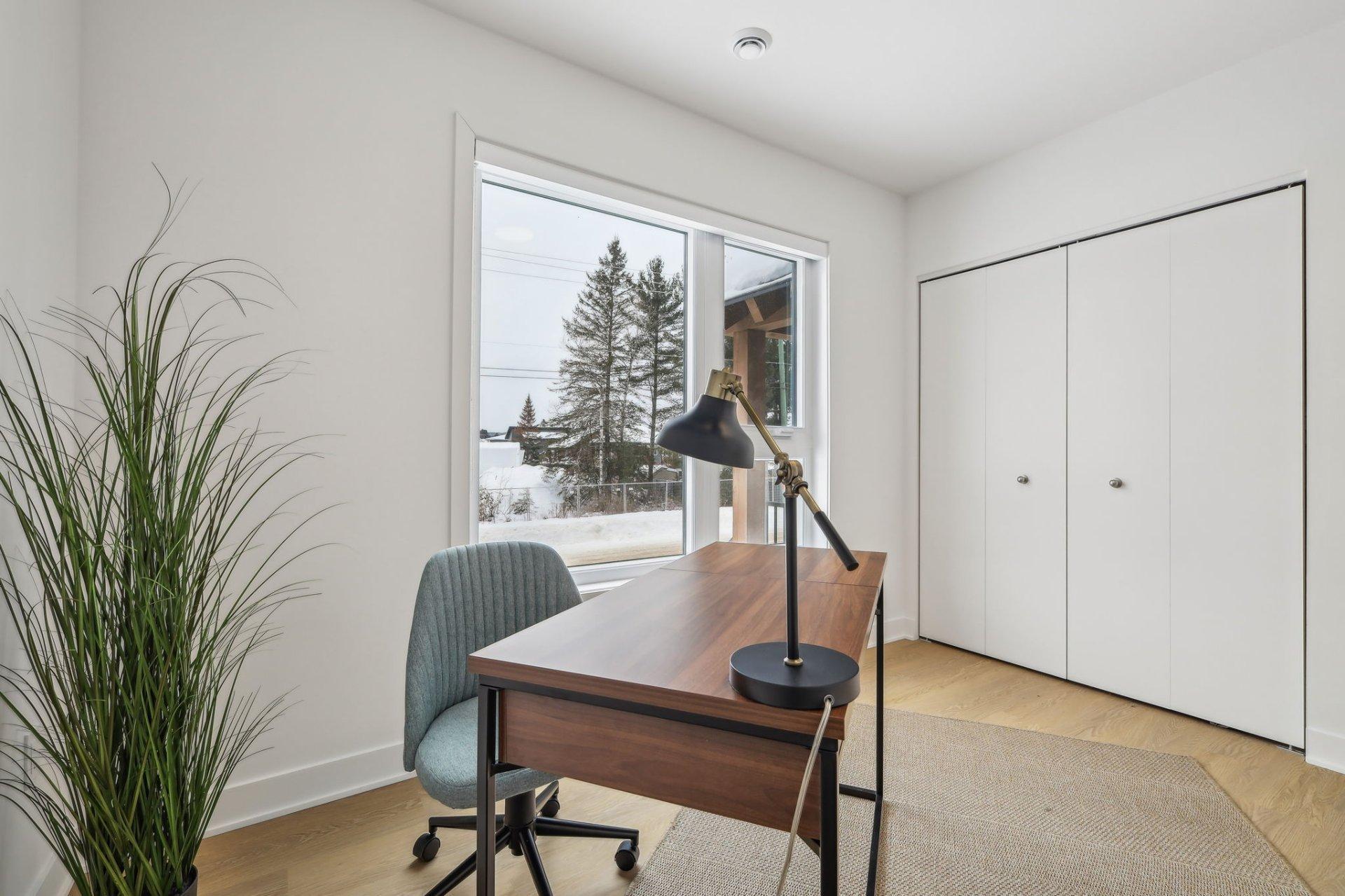 









590


Rue du Ruisseau

, 201,
Mont-Tremblant,




QC
J8E0S6

