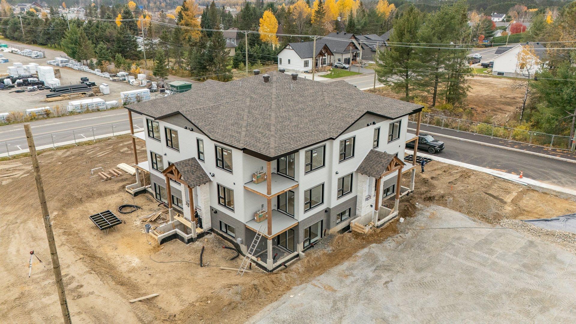 









590


Rue du Ruisseau

, 201,
Mont-Tremblant,




QC
J8E0S6

