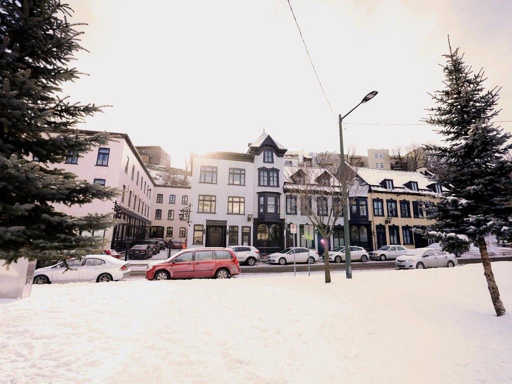 









651

 - 731


Rue St-Vallier E.

,
Québec (La Cité-Limoilou),




QC
G1K3P9

