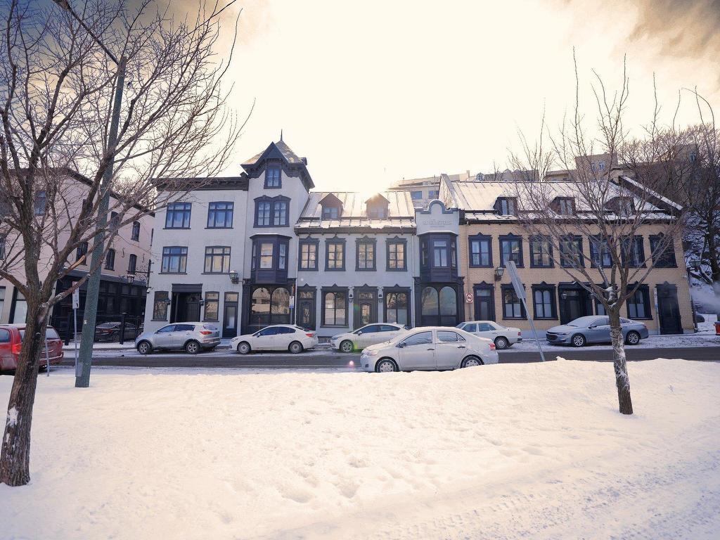 









651

 - 731


Rue St-Vallier E.

,
Québec (La Cité-Limoilou),




QC
G1K3P9

