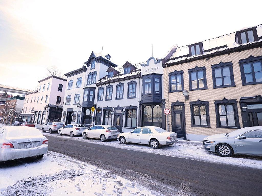 









651

 - 731


Rue St-Vallier E.

,
Québec (La Cité-Limoilou),




QC
G1K3P9

