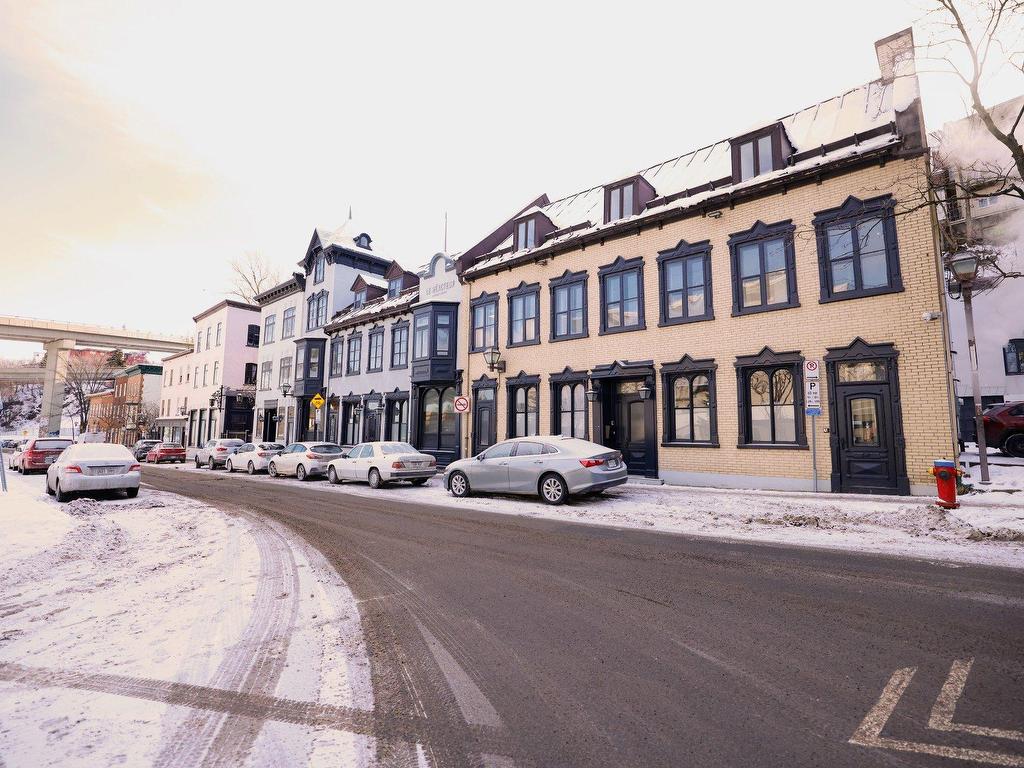 









651

 - 731


Rue St-Vallier E.

,
Québec (La Cité-Limoilou),




QC
G1K3P9

