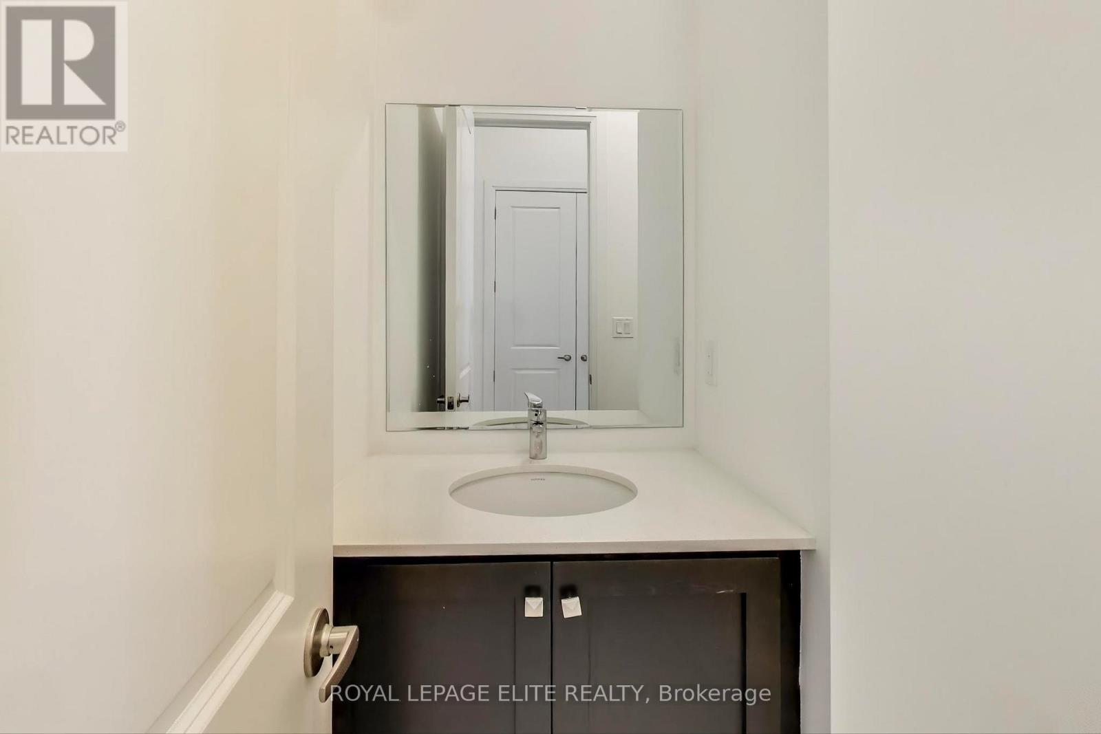 












LOT 12 - 8 DUNDEE STREET

,
Caledon,




Ontario
L7C4K2

