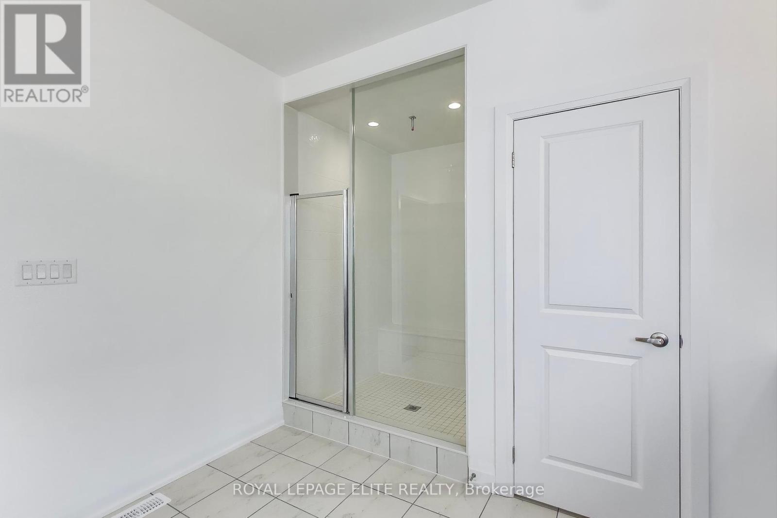 












LOT 12 - 8 DUNDEE STREET

,
Caledon,




Ontario
L7C4K2

