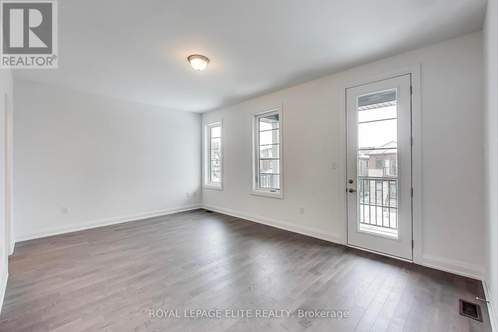 












LOT 12 - 8 DUNDEE STREET

,
Caledon,




Ontario
L7C4K2

