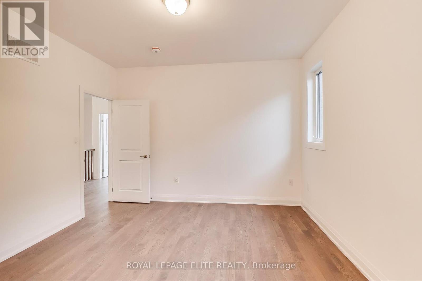 












LOT 12 - 8 DUNDEE STREET

,
Caledon,




Ontario
L7C4K2

