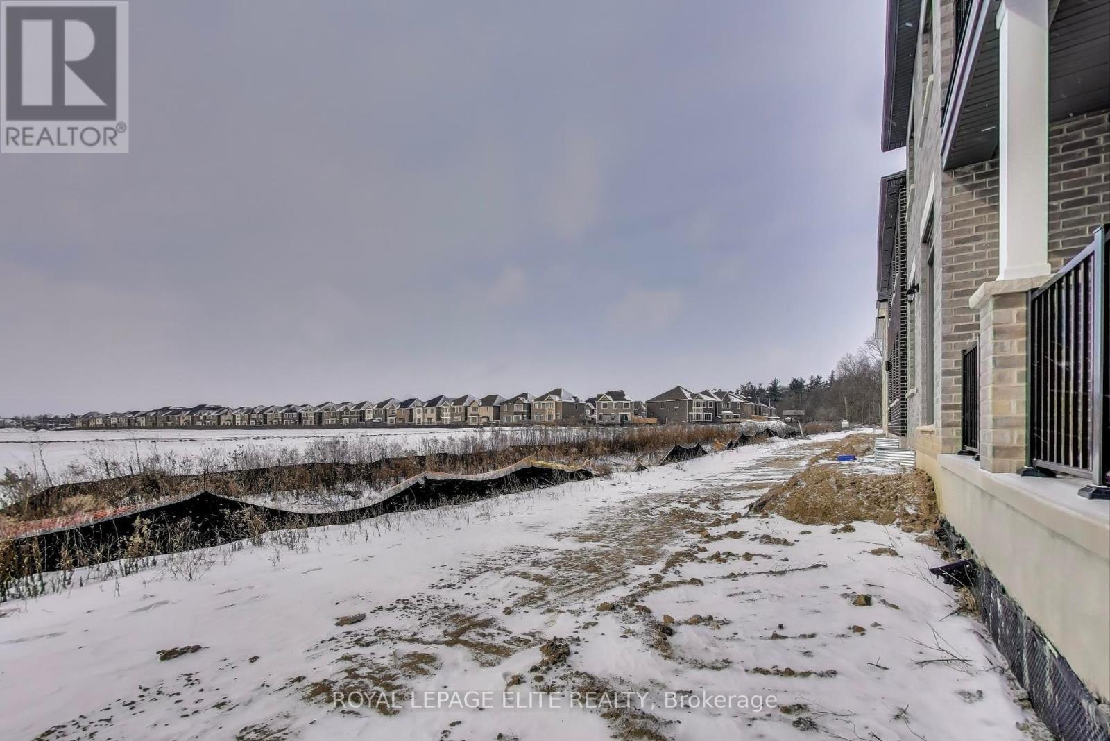 












LOT 12 - 8 DUNDEE STREET

,
Caledon,




Ontario
L7C4K2

