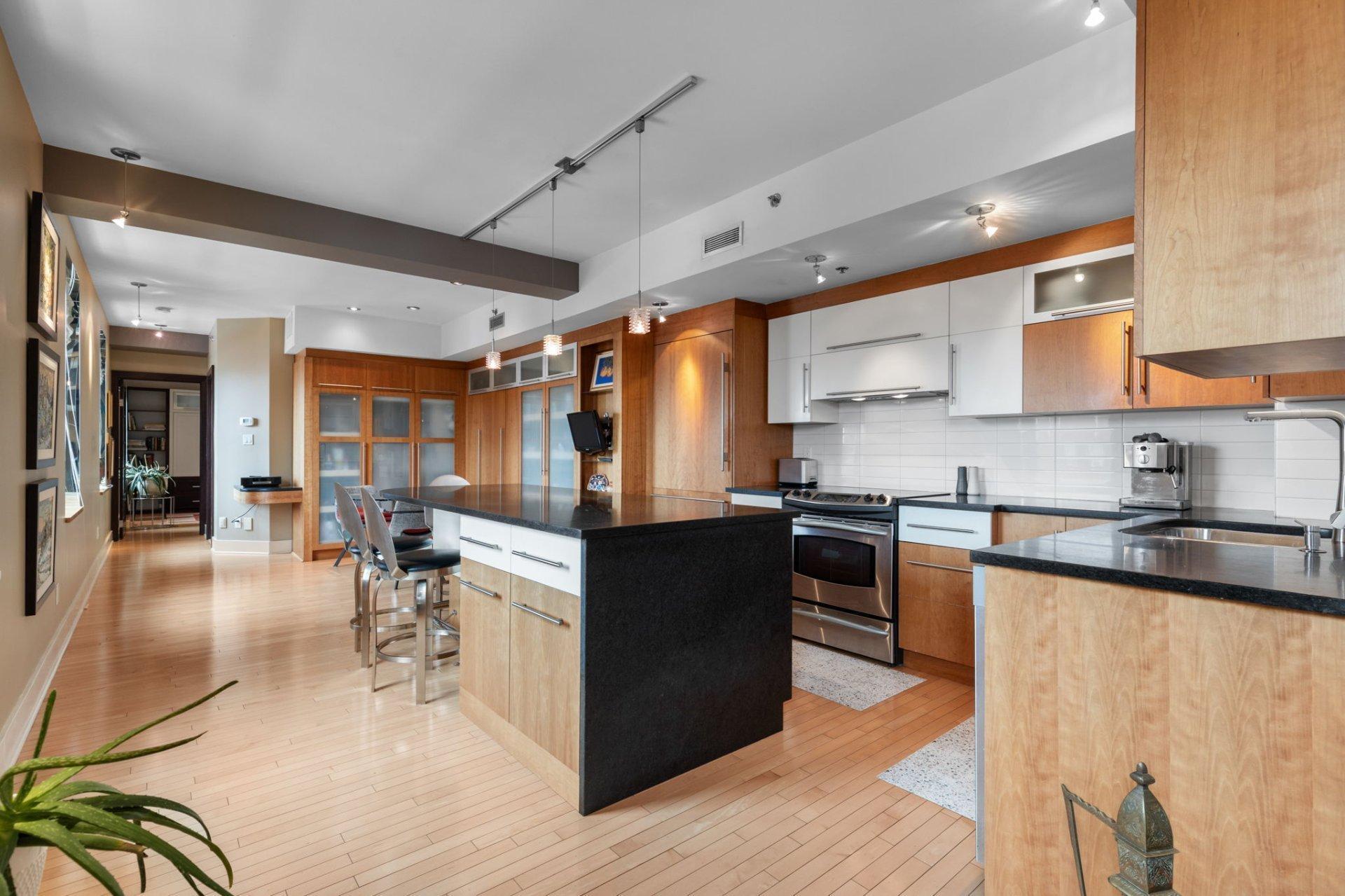









65


Boul. René-Lévesque E.

, 803,
Montréal (Ville-Marie),




QC
H2X1N2

