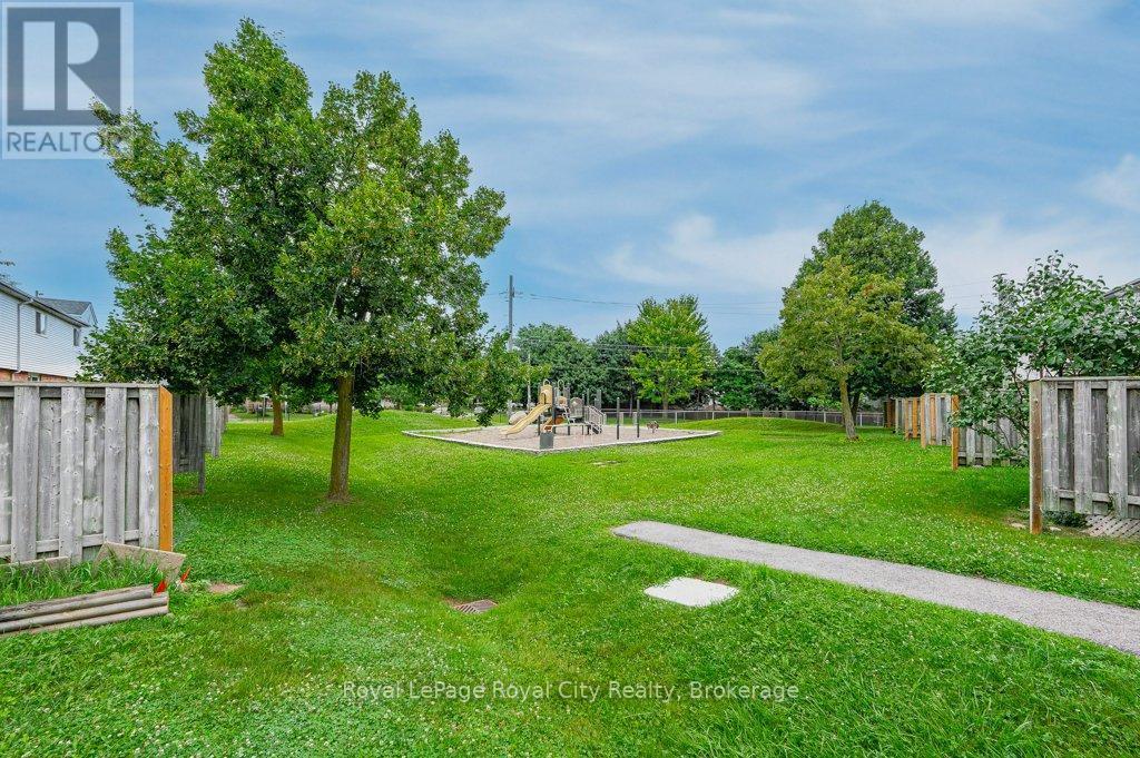 












8 - 40 IMPERIAL ROAD N

,
Guelph (Willow West/Sugarbush/West Acres),




Ontario
N1H8B4

