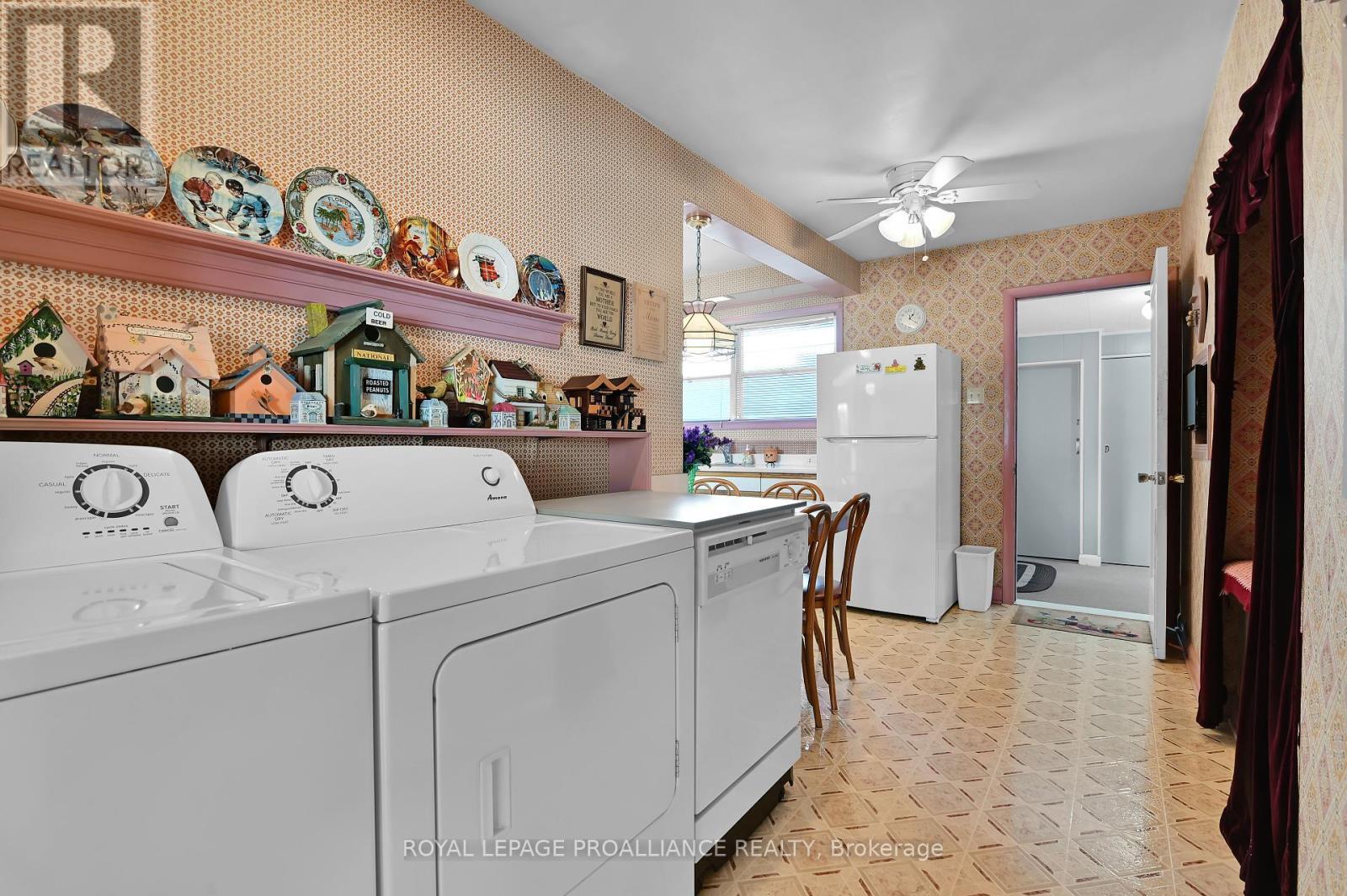 












401 COUNTY RD 2 ROAD

,
Edwardsburgh/Cardinal,




Ontario
K0E1E0

