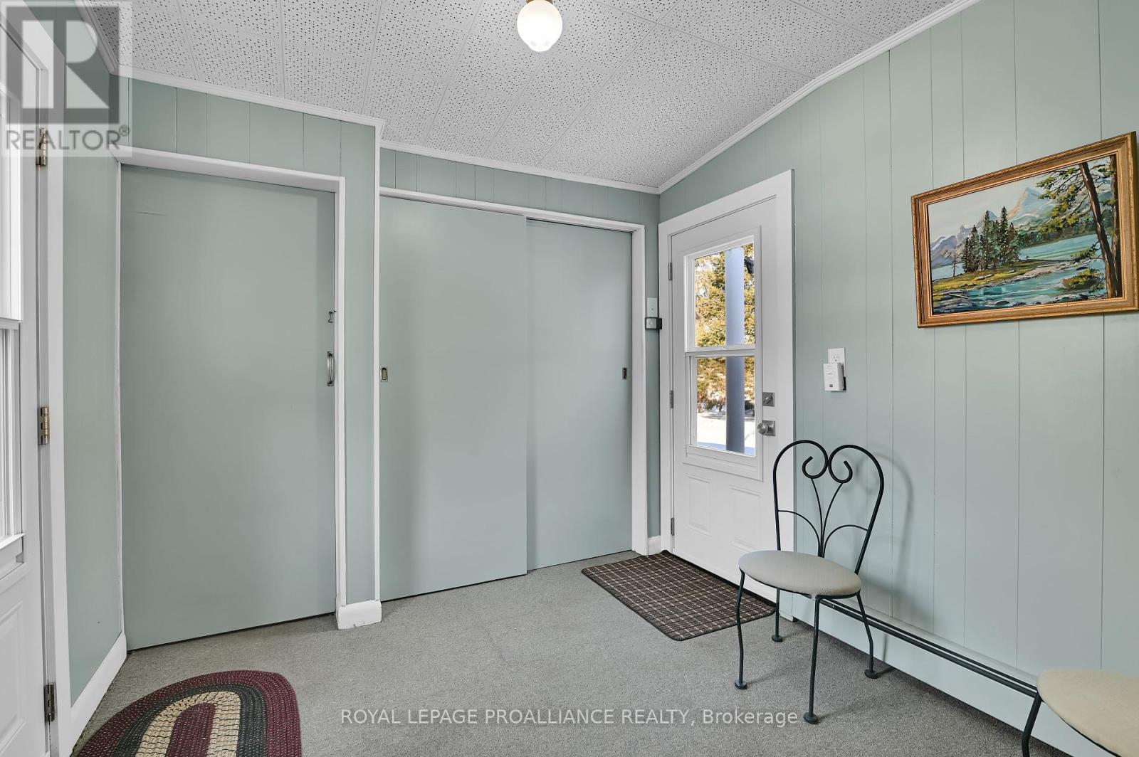 












401 COUNTY RD 2 ROAD

,
Edwardsburgh/Cardinal,




Ontario
K0E1E0

