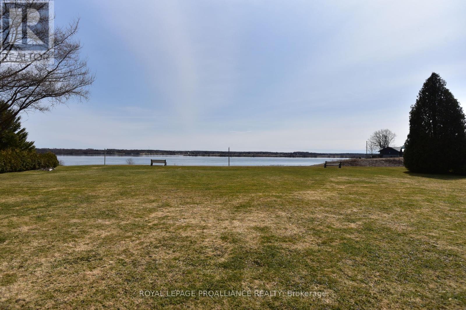 












401 COUNTY RD 2 ROAD

,
Edwardsburgh/Cardinal,




Ontario
K0E1E0

