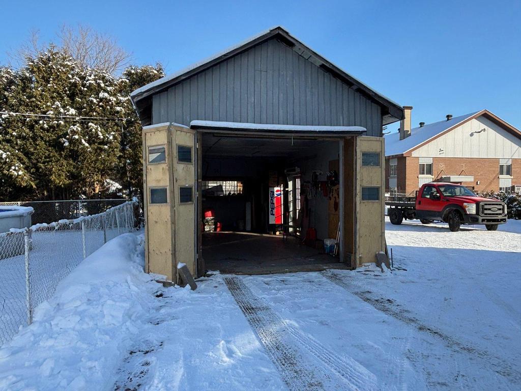 









210


Rue Henri-Bourassa

,
Papineauville,




QC
J0V1R0

