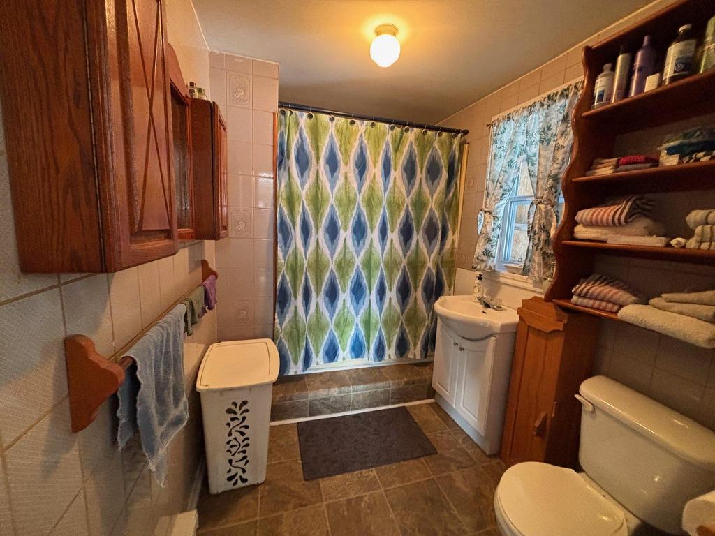 









210


Rue Henri-Bourassa

,
Papineauville,




QC
J0V1R0

