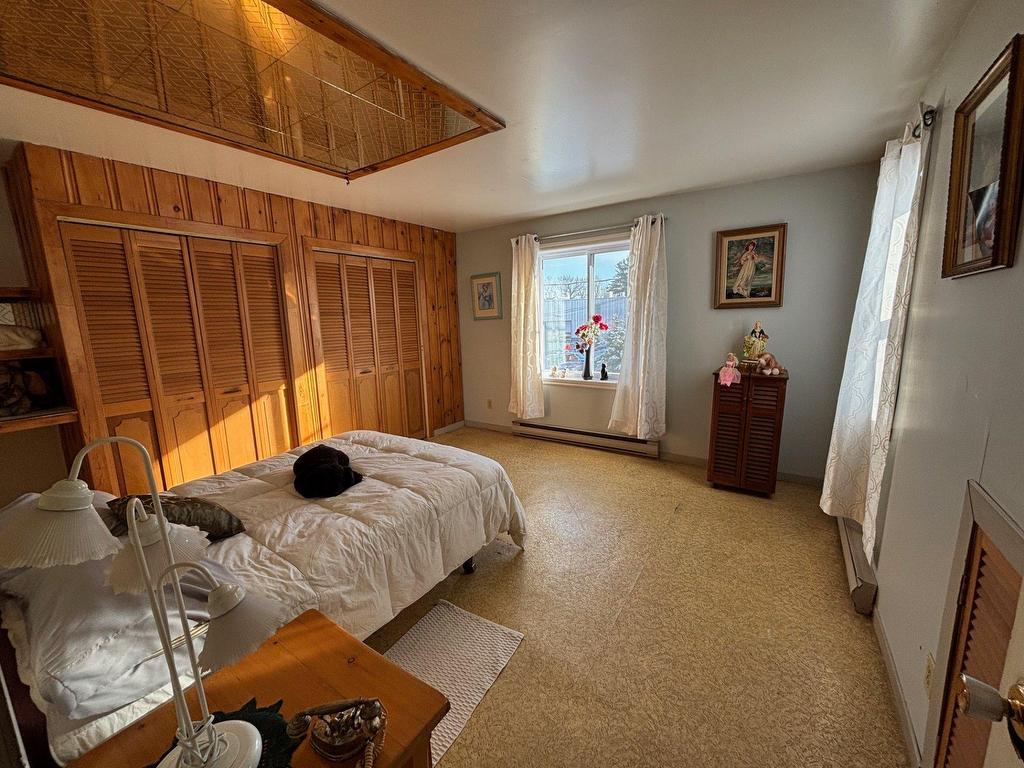 









210


Rue Henri-Bourassa

,
Papineauville,




QC
J0V1R0

