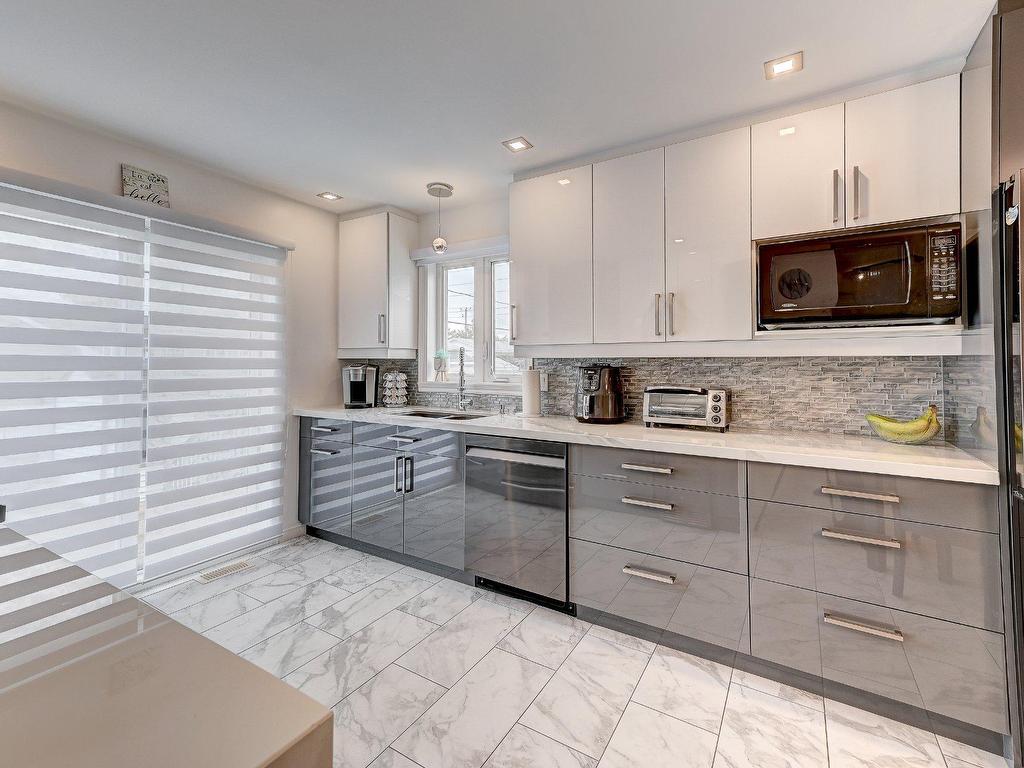









1065


Rue Bourgeoys

,
Sainte-Catherine,




QC
J5C1Z1

