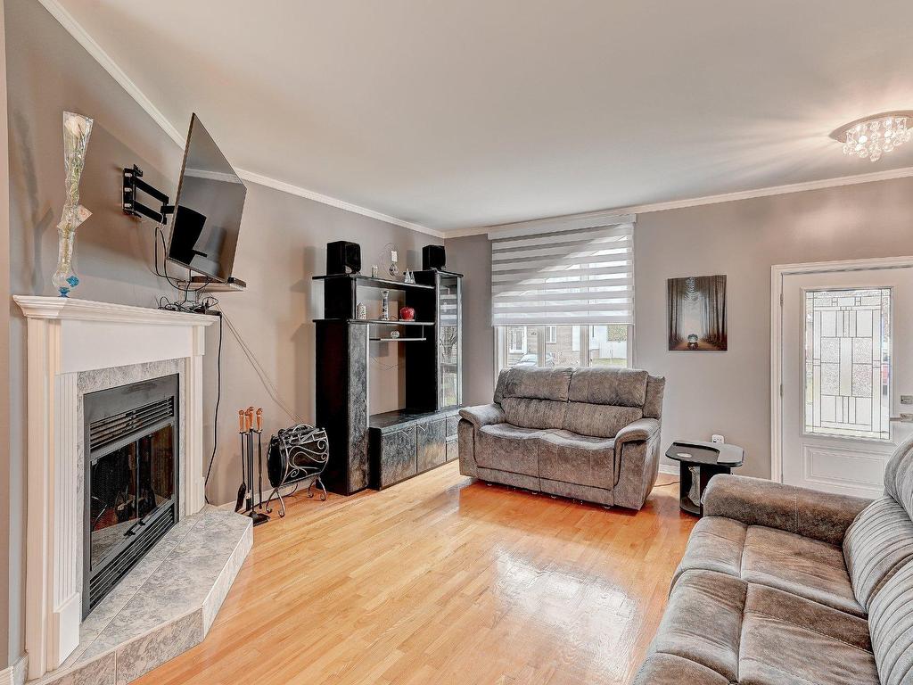 









1065


Rue Bourgeoys

,
Sainte-Catherine,




QC
J5C1Z1

