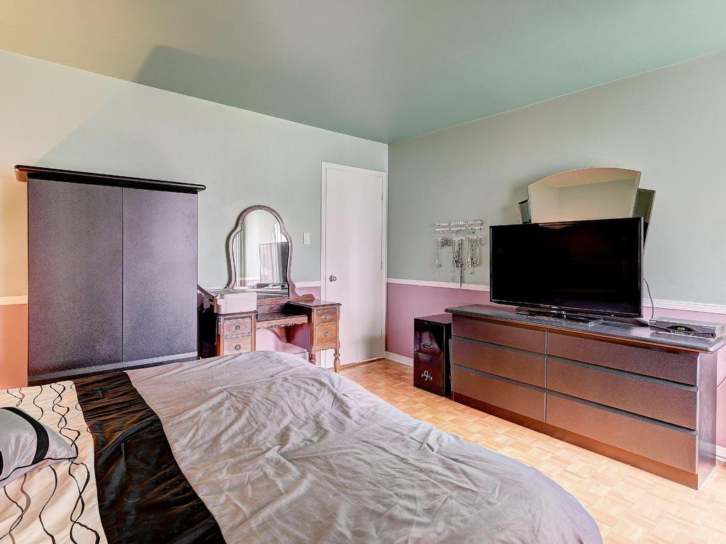 









1065


Rue Bourgeoys

,
Sainte-Catherine,




QC
J5C1Z1

