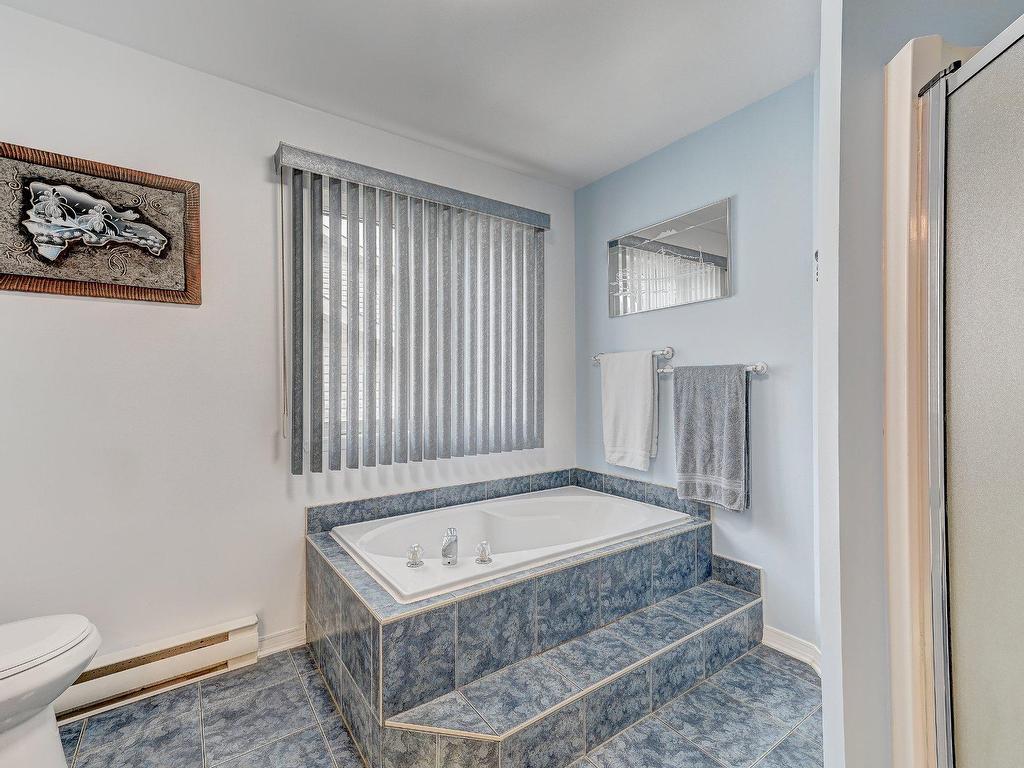 









1065


Rue Bourgeoys

,
Sainte-Catherine,




QC
J5C1Z1

