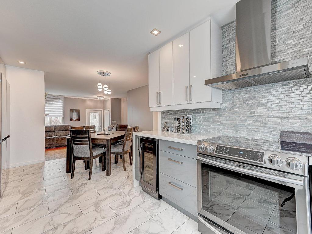 









1065


Rue Bourgeoys

,
Sainte-Catherine,




QC
J5C1Z1

