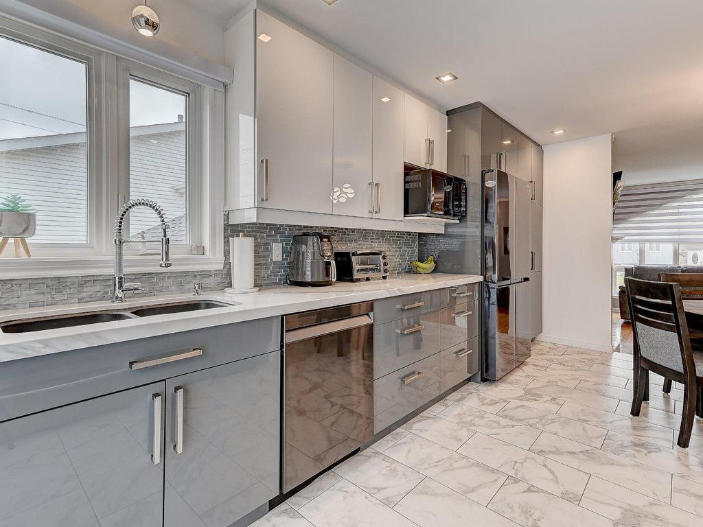 









1065


Rue Bourgeoys

,
Sainte-Catherine,




QC
J5C1Z1


