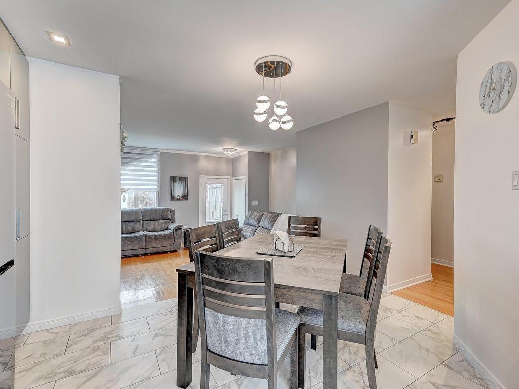 









1065


Rue Bourgeoys

,
Sainte-Catherine,




QC
J5C1Z1

