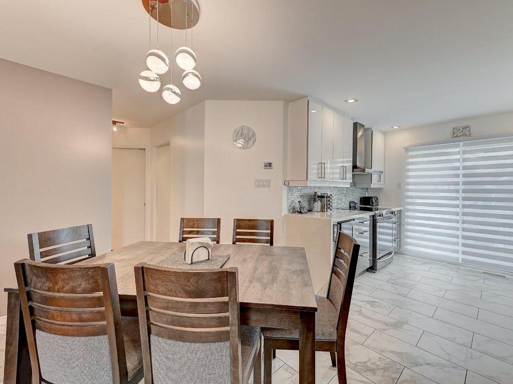









1065


Rue Bourgeoys

,
Sainte-Catherine,




QC
J5C1Z1

