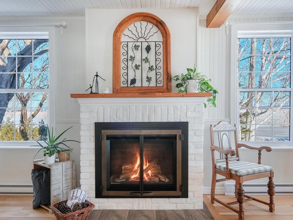 









3852


Ch. de la Butte-aux-Renards

,
Varennes,




QC
J3X0G7

