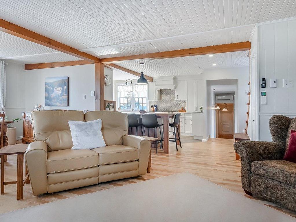 









3852


Ch. de la Butte-aux-Renards

,
Varennes,




QC
J3X0G7

