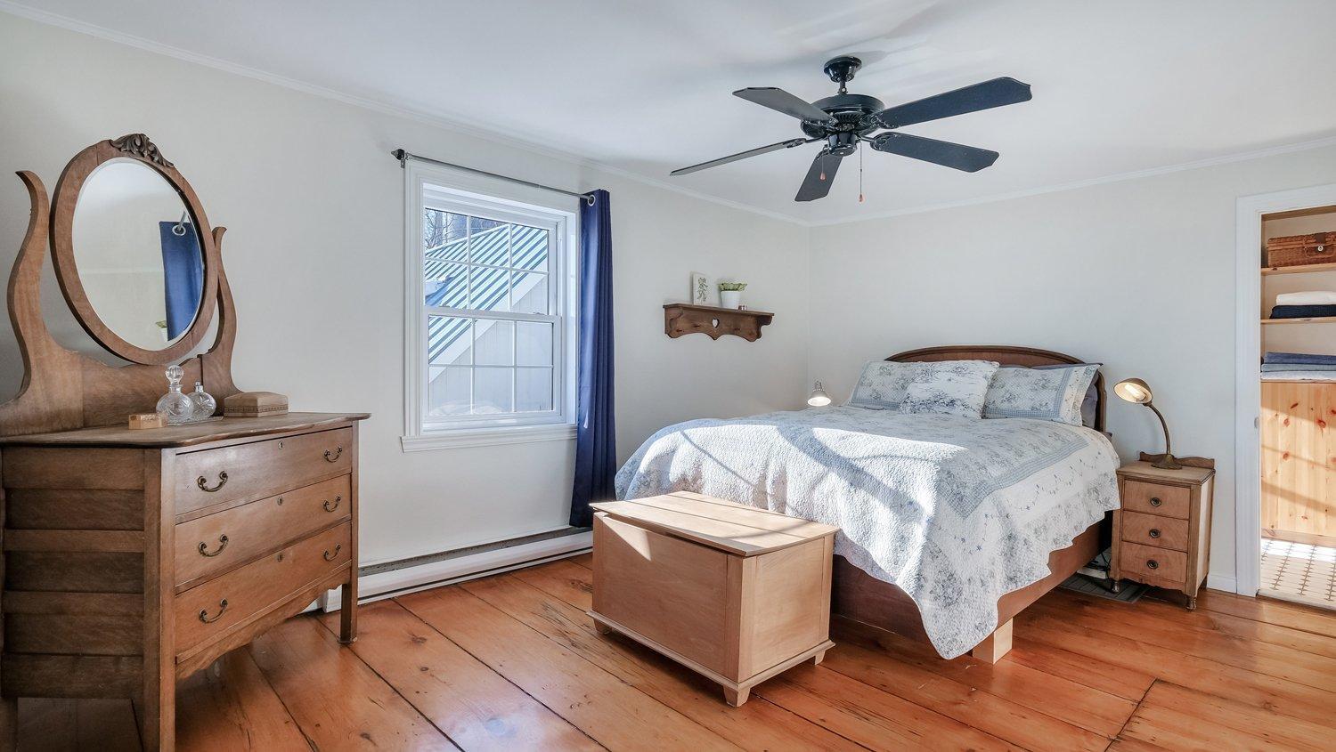 









3852


Ch. de la Butte-aux-Renards

,
Varennes,




QC
J3X0G7

